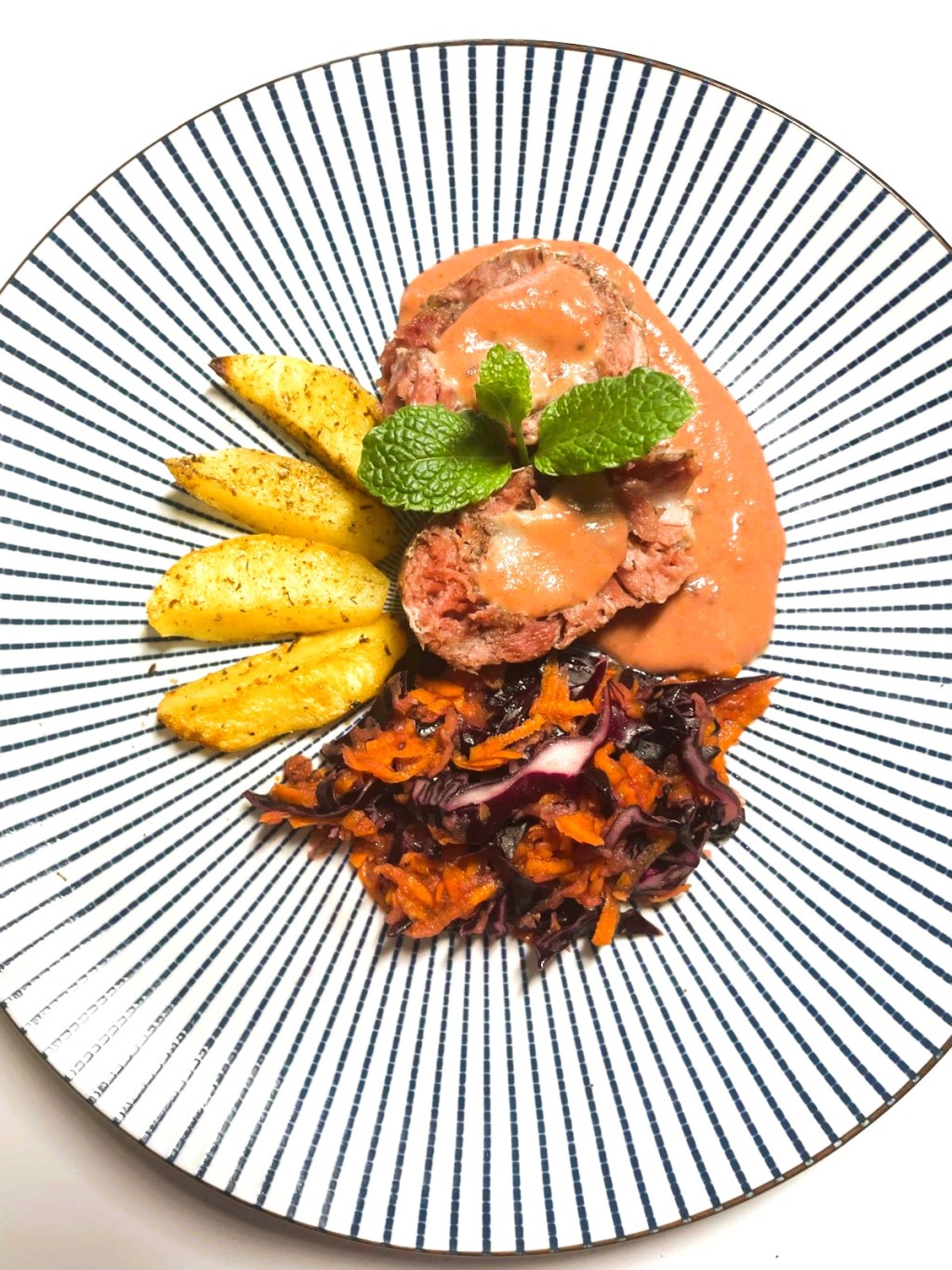 Pieczona karkówka w sosie śliwkowo-gruszkowym