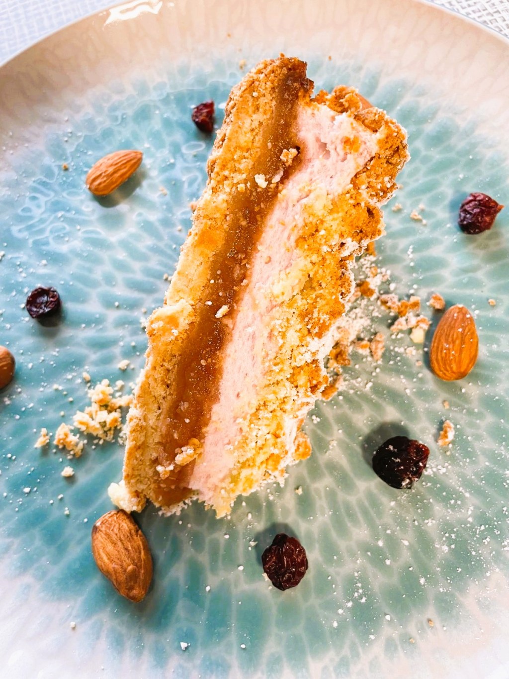 Szarlotka z pianką i kisielem&nbsp;wiśniowym