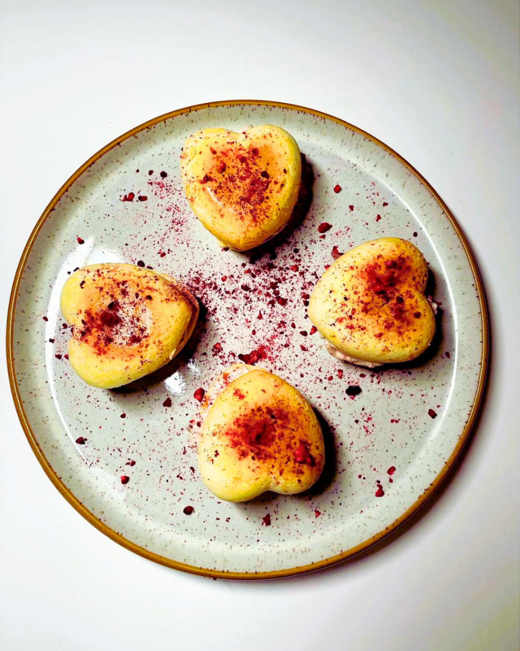 Babeczki Kinder z galaretką&nbsp;truskawkową